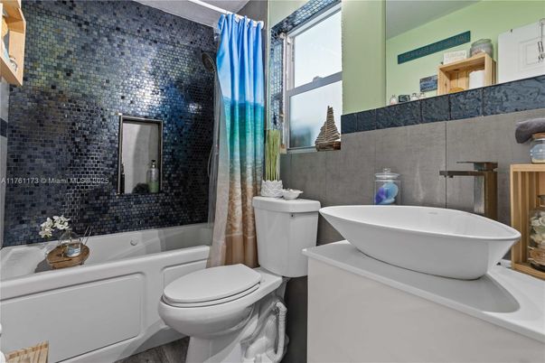 Bathroom, Free Standing Baths, Interior