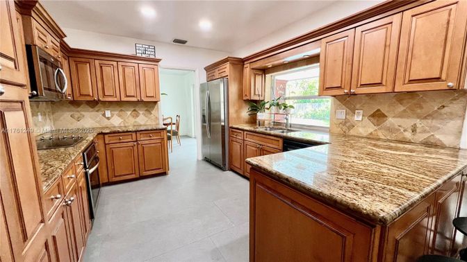 Interior, Kitchen, Recessed Lighting