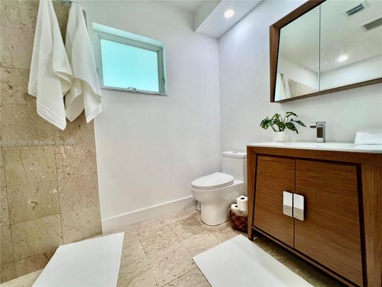 Bathroom, Interior, Recessed Lighting