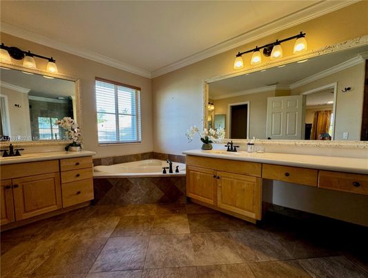 Bathroom, Dual Sink Vanities, Interior