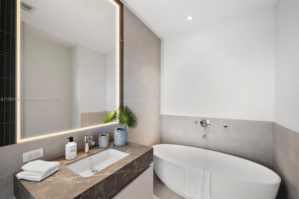 Bathroom, Dual Sink Vanities, Free Standing Baths, Interior, Recessed Lighting