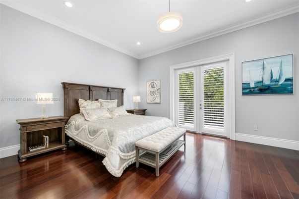 Bedroom, Interior, Pendant Lights, Recessed Lighting, Wood Texture Flooring