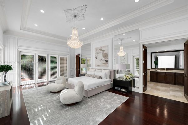 Chandelier, Interior, Living room, Recessed Lighting, Wood Texture Flooring
