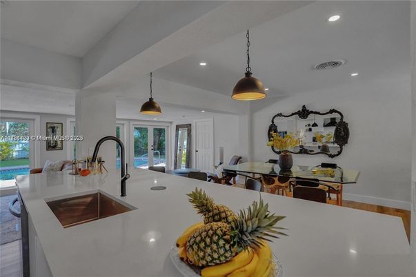 Dining room, Interior, Kitchen, Pendant Lights, Recessed Lighting