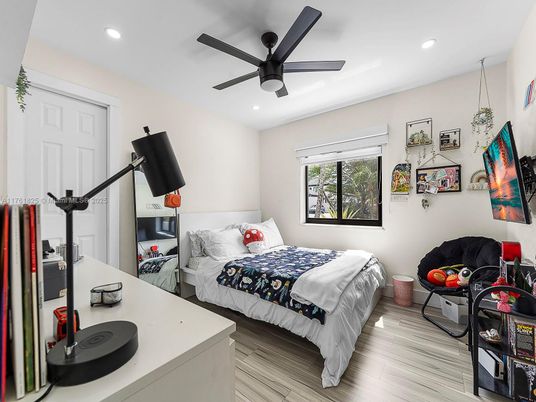 Bedroom, Interior, Recessed Lighting, Wood Texture Flooring