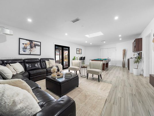 Billiard Table, Game Room, Interior, Living room, Recessed Lighting, Wood Texture Flooring