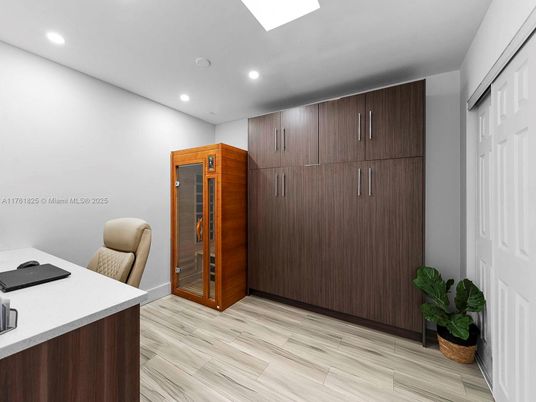 Home Office, Interior, Recessed Lighting, Wood Texture Flooring