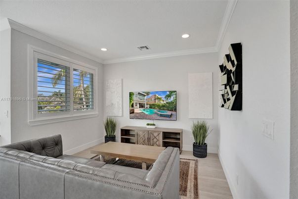 Interior, Recessed Lighting, Wood Texture Flooring