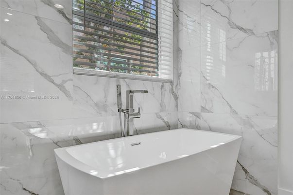 Bathroom, Free Standing Baths, Interior, Marble Walls