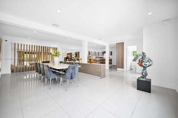 Dining room, Interior, Kitchen, Pendant Lights, Recessed Lighting