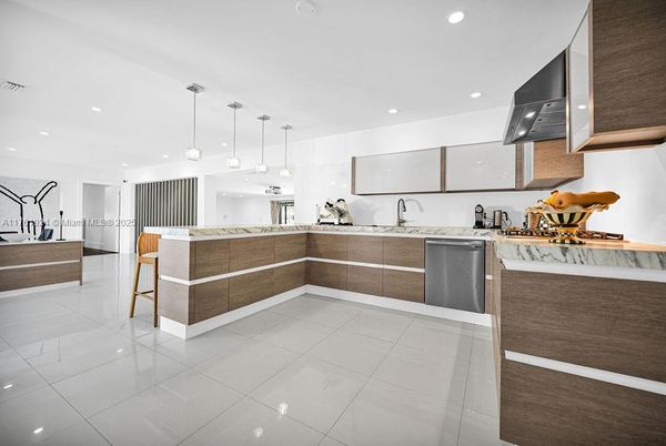 Interior, Kitchen, Pendant Lights, Recessed Lighting