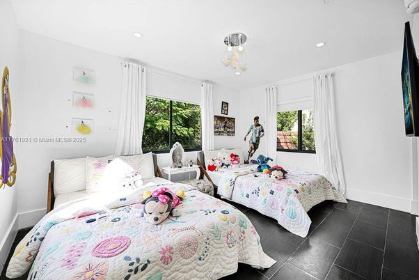 Bedroom, Interior, Living room, Recessed Lighting