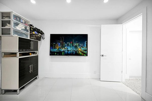 Interior, Recessed Lighting
