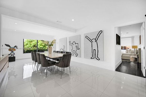 Dining room, Interior, Recessed Lighting