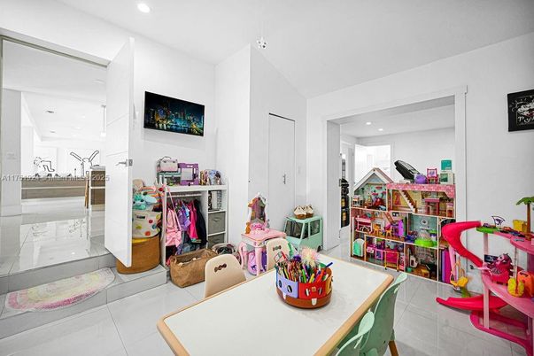 Interior, Recessed Lighting