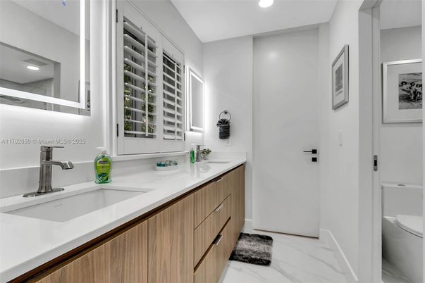 Bathroom, Dual Sink Vanities, Interior, Marble, Recessed Lighting