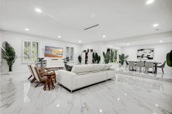 Dining room, Interior, Living room, Marble, Recessed Lighting