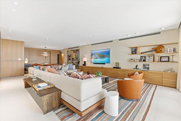 Interior, Living room, Pendant Lights, Recessed Lighting