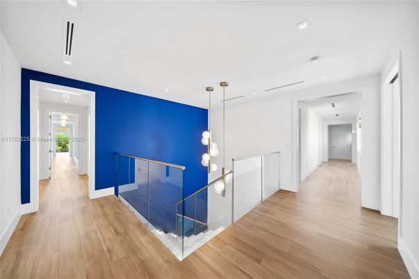 Interior, Pendant Lights, Recessed Lighting, Wood Texture Flooring