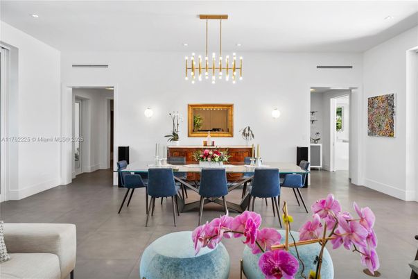 Dining room, Interior, Pendant Lights, Recessed Lighting
