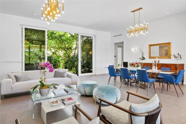 Dining room, Interior, Living room, Pendant Lights, Recessed Lighting