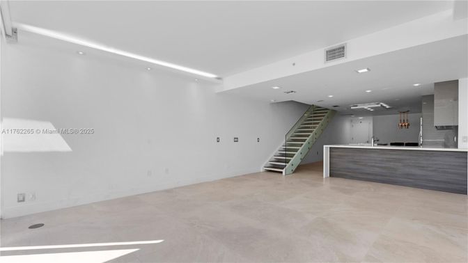 Empty room, Interior, Recessed Lighting