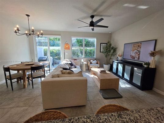 Chandelier, Dining room, Interior, Living room