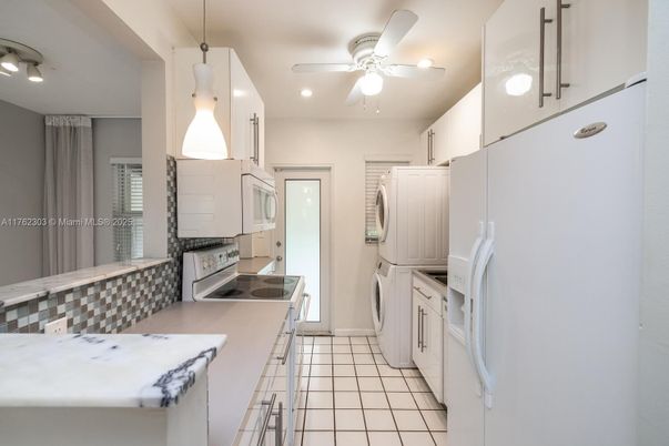 Interior, Kitchen, Pendant Lights, Recessed Lighting