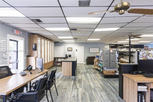 Home Office, Interior, Recessed Lighting, Wood Texture Flooring