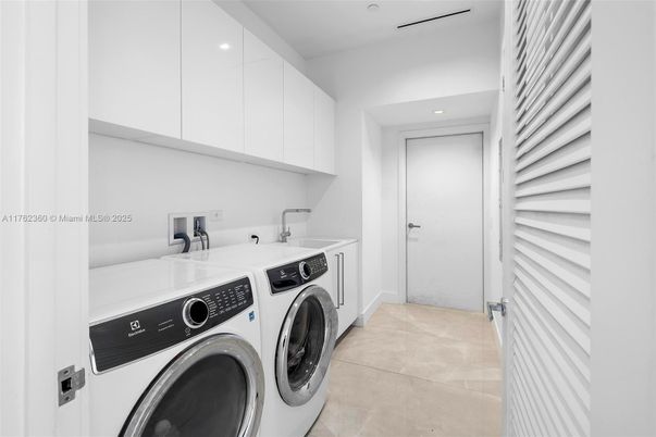 Interior, Recessed Lighting, Utility Closets, Washer