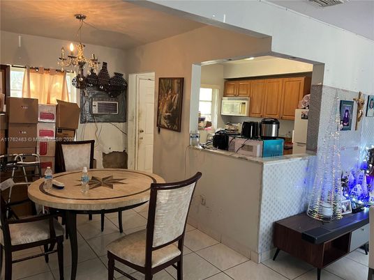Chandelier, Dining room, Interior, Kitchen