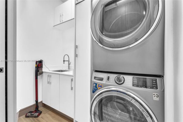 Interior, Utility Closets, Washer