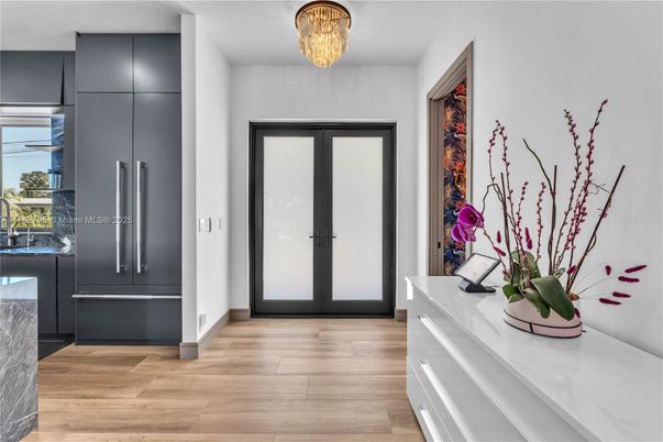Chandelier, Interior, Kitchen, Stainless Steel Appliances, Wood Texture Flooring