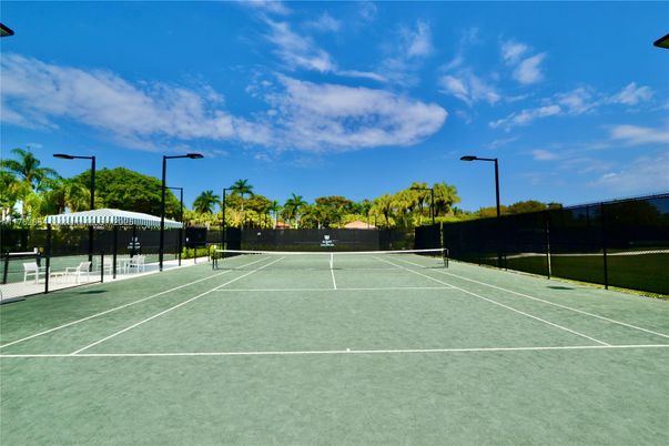 Exterior, Tennis Courts