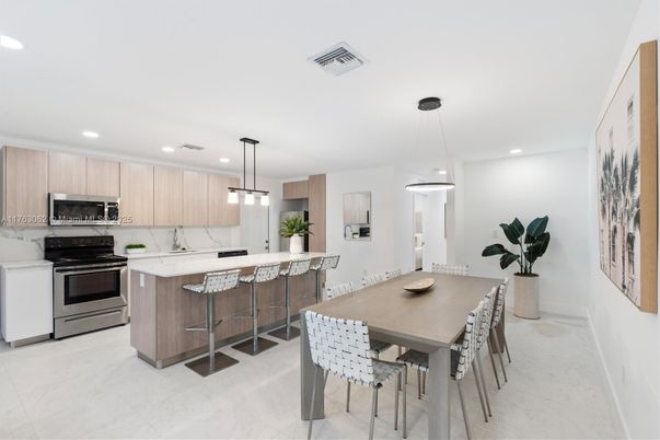 Dining room, Interior, Kitchen, Pendant Lights, Recessed Lighting, Stainless Steel Appliances