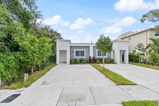 Backyard, Exterior, Facade, Modern