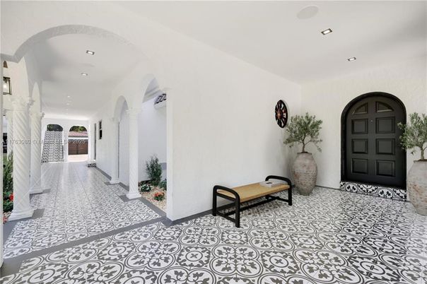 Interior, Recessed Lighting