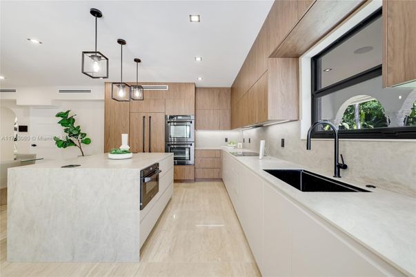 Interior, Kitchen, Pendant Lights, Recessed Lighting, Stainless Steel Appliances