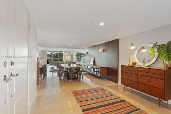 Dining room, Interior, Recessed Lighting