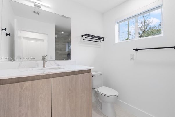 Bathroom, Interior, Marble, Recessed Lighting