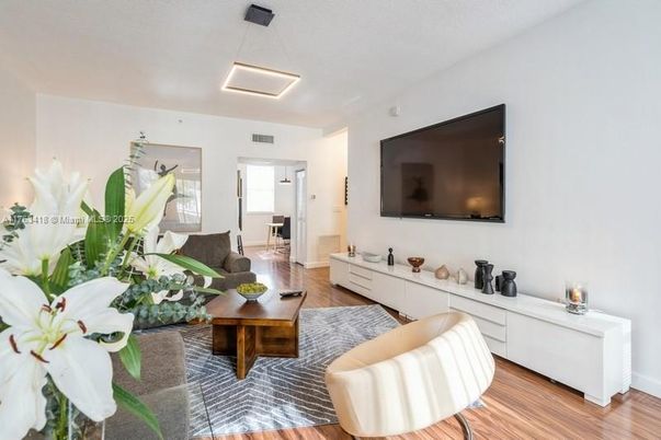 Interior, Living room, Pendant Lights, Wood Texture Flooring