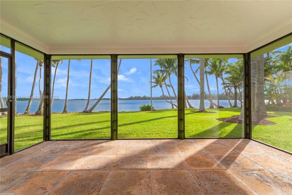 Interior, Sun Room, Water