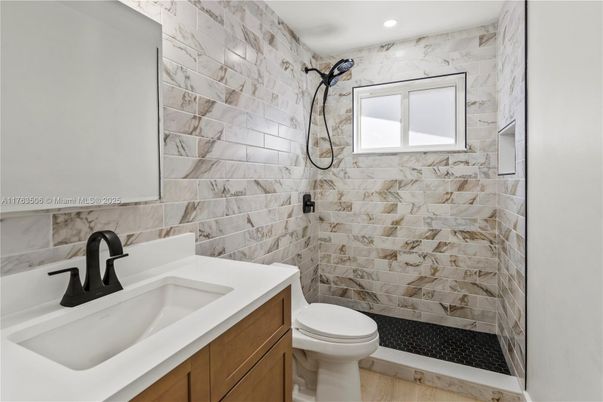 Bathroom, Interior, Marble Walls, Recessed Lighting