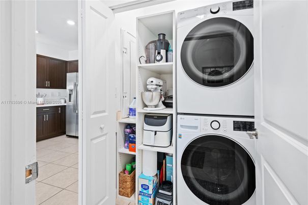 Interior, Recessed Lighting, Utility Closets, Washer