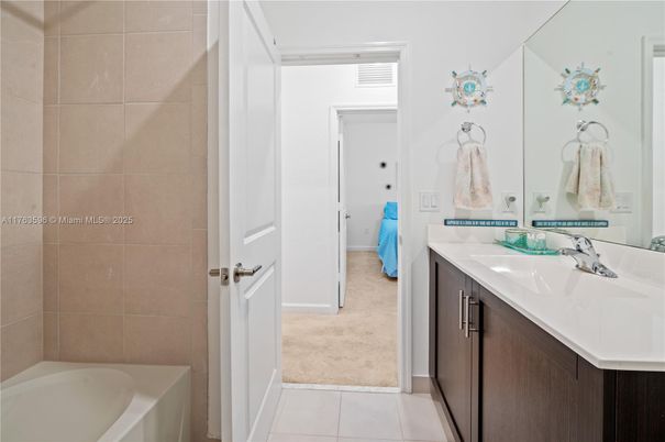 Bathroom, Dual Sink Vanities, Interior