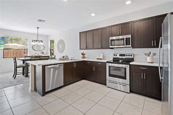 Dining room, Interior, Kitchen, Pendant Lights, Recessed Lighting, Stainless Steel Appliances