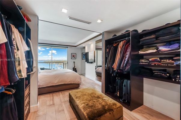 Bedroom, Interior, Recessed Lighting, Walk-in Closets, Water, Wood Texture Flooring