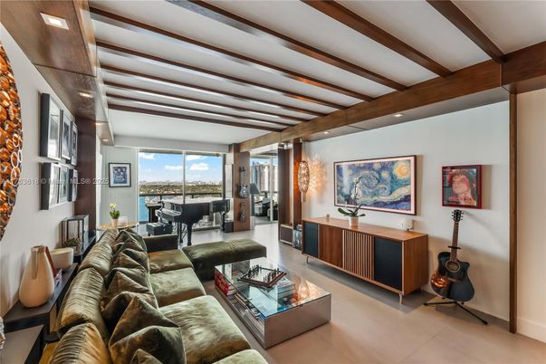 Fitness Equipment, Interior, Living room, Piano, Recessed Lighting, Wooden Beams