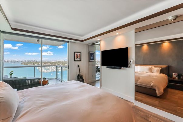 Bedroom, Interior, Recessed Lighting, Water, Wood Texture Flooring