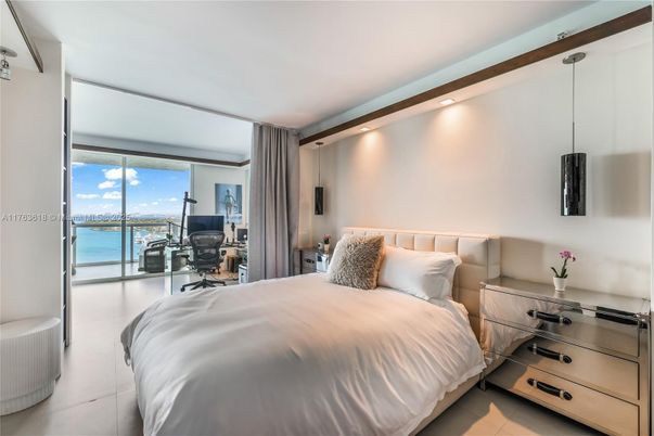 Bedroom, Interior, Recessed Lighting, Water